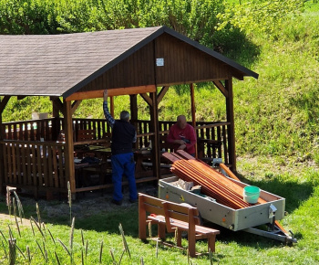 Výstavba parkoviska pred MŠ a nový vstup do MŠ (8.2022)