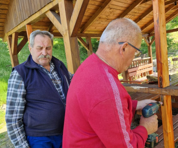 Výstavba parkoviska pred MŠ a nový vstup do MŠ (8.2022)