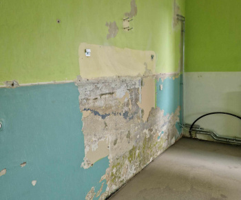 Výstavba parkoviska pred MŠ a nový vstup do MŠ (8.2022)