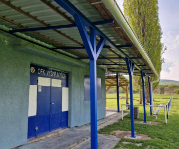Úprava poškodenej krajnice cesty a skrášlenie vstupu do obce 