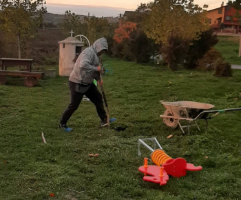 ODDYCHOVÁ ZÓNA PRI RYBNÍKU - MOČIDLE 