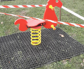ODDYCHOVÁ ZÓNA PRI RYBNÍKU - MOČIDLE 