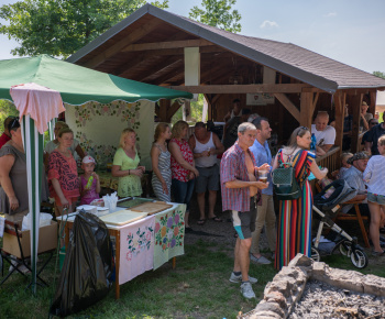 ODDYCHOVÁ ZÓNA PRI RYBNÍKU - MOČIDLE 