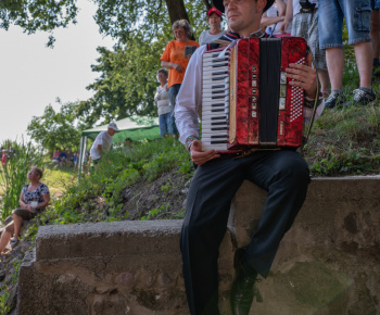 ODDYCHOVÁ ZÓNA PRI RYBNÍKU - MOČIDLE 