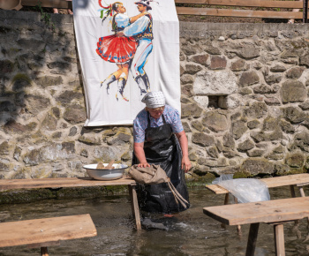 ODDYCHOVÁ ZÓNA PRI RYBNÍKU - MOČIDLE 