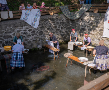ODDYCHOVÁ ZÓNA PRI RYBNÍKU - MOČIDLE 