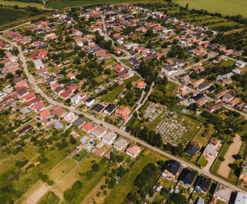 Osadenie drobných objektov na cyklistickej trase a chodníku k vy