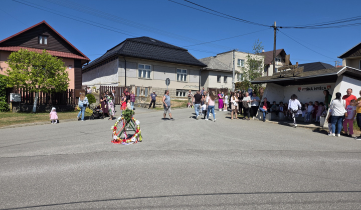 Stavanie mája a deň matiek 10.5.2026