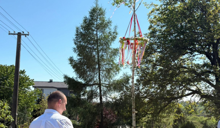 Stavanie mája a deň matiek 10.5.2026