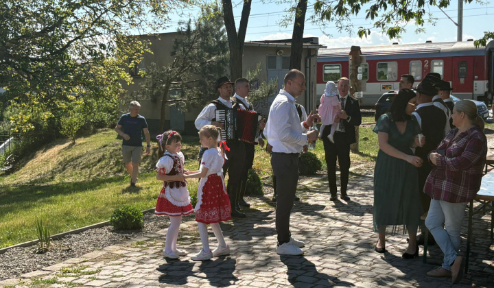 Stavanie mája a deň matiek 10.5.2026